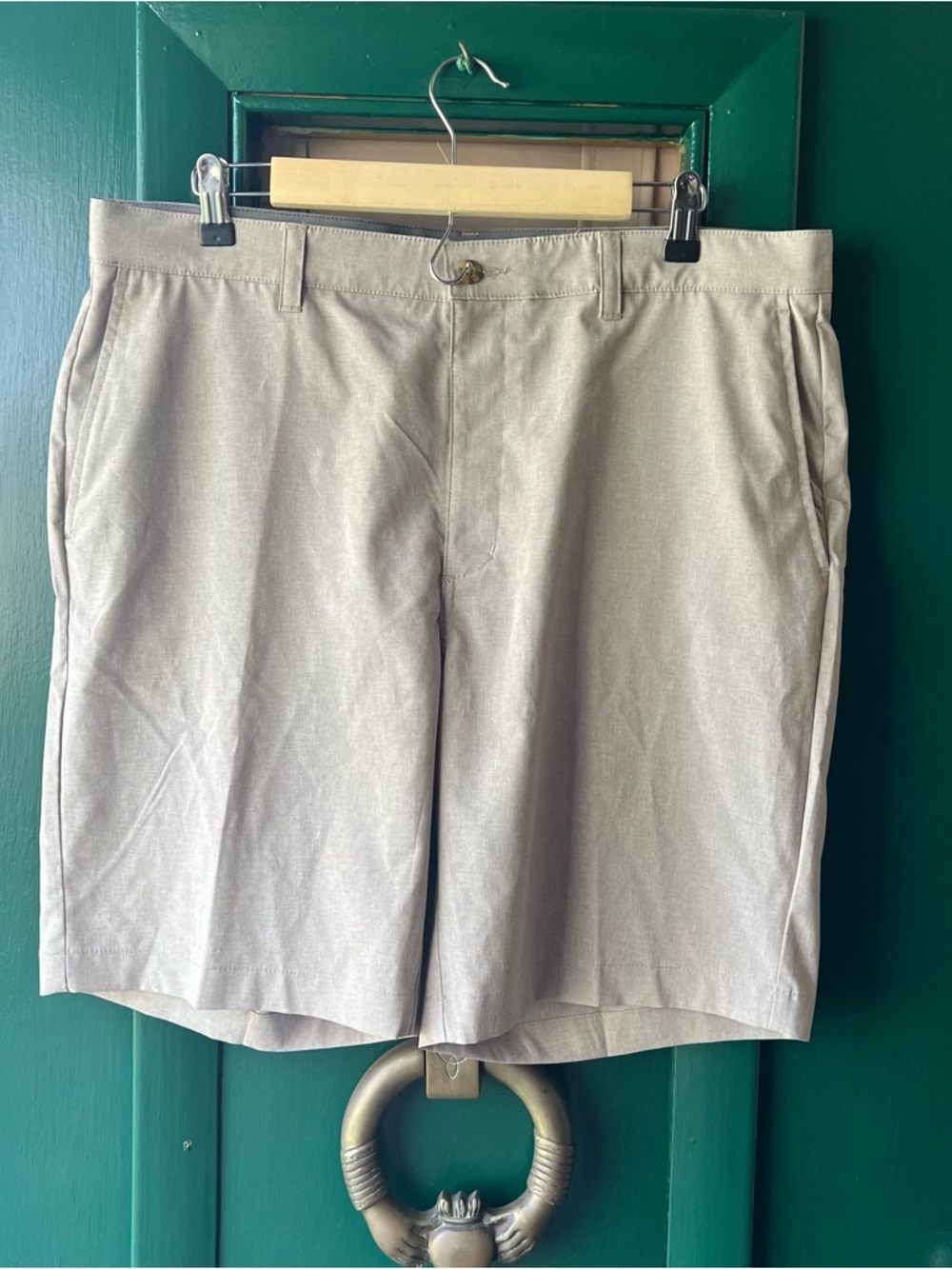 Ben Hogan Men's Flat-Front Shorts in Light Taupe